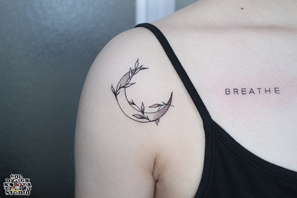 名古屋　タトゥー　女性